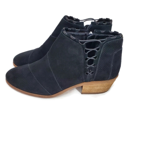 Vince Camuto Womens Pandormia Black Suede  Exposed Ankle Boots Size 8.5 - Picture 1 of 11